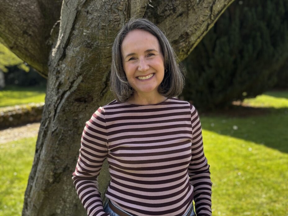 Author AM Howell